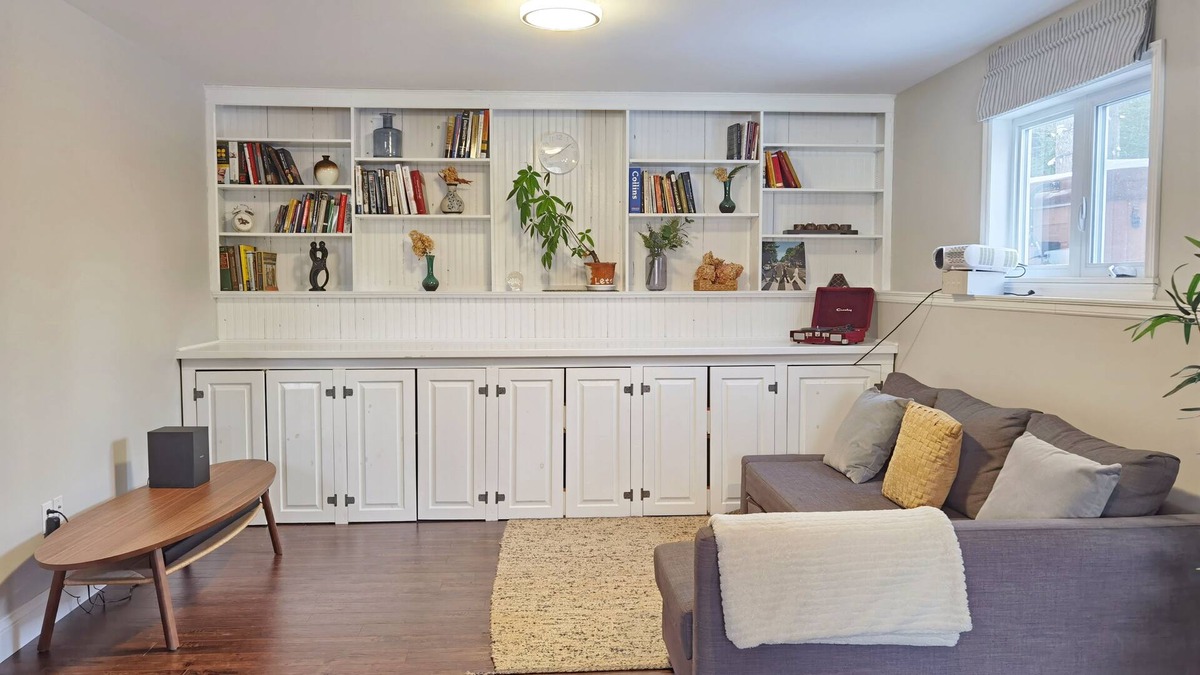 Hammonds Plains House | Modern suite with 2 bedrooms closing to everywhere