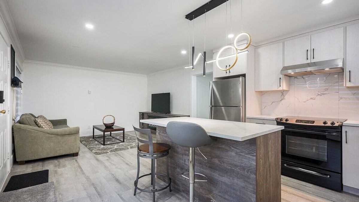 Newton House | Modern suite with luxury finsih