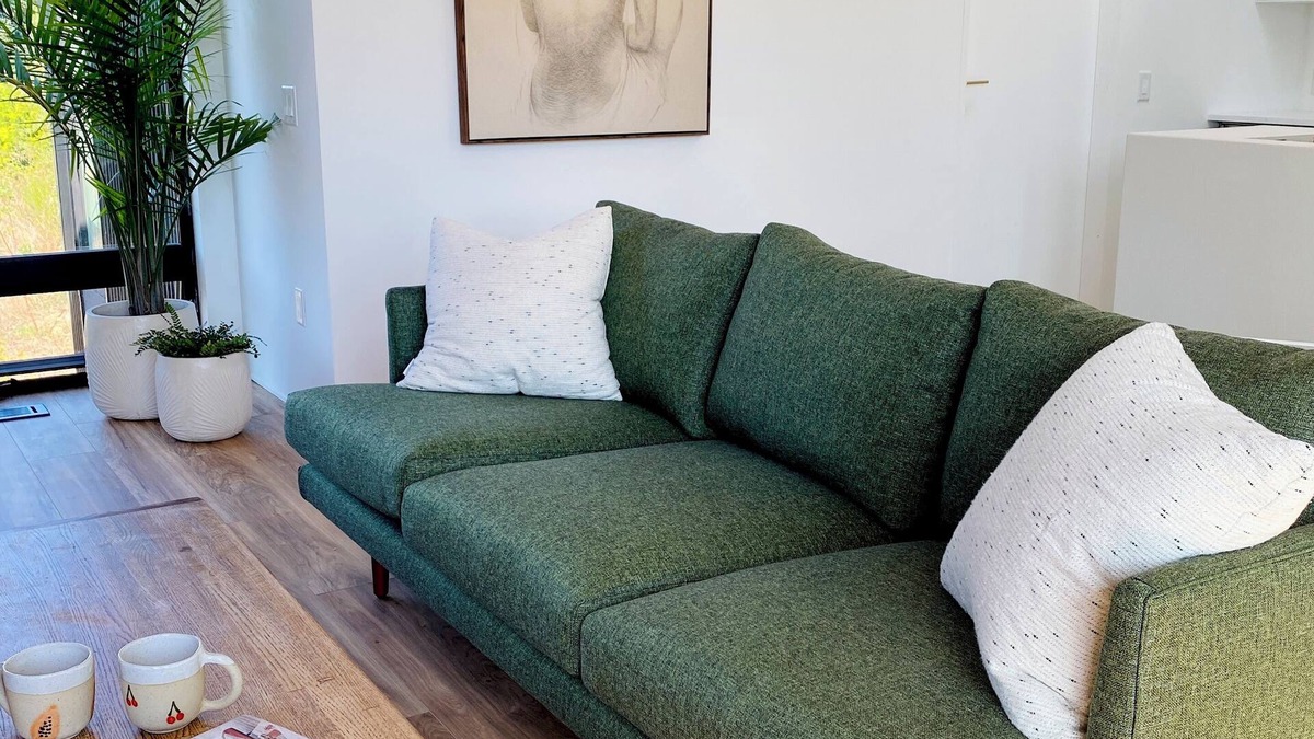Courtenay House | Modern, sunny, eco retreat perched above a trendy jewelry studio!