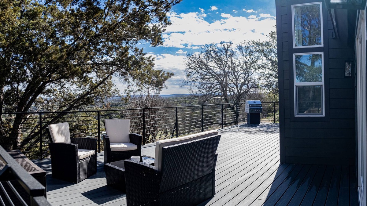 Council Creek South House | Modern Texas Hill Country Retreat. Minutes to lakes, hiking, wineries, and bars!
