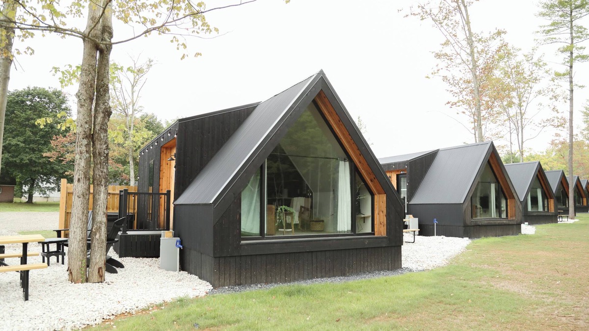 Milroy Cabin | Modern Tiny Home 27 w/Hot Tub!