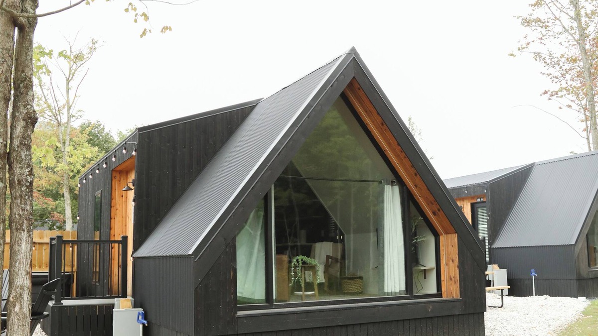 Milroy Cabin | Modern Tiny Home 31 w/Hot Tub!