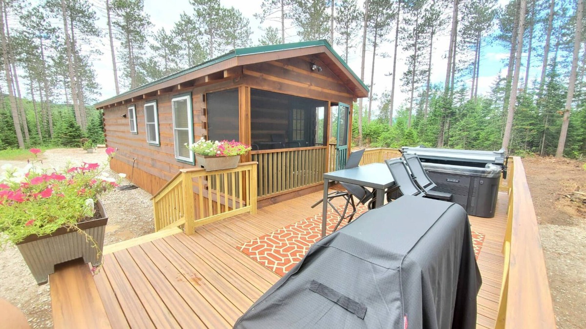 Malone Cabin | Modern Tiny Home Cabin w/ Hot Tub next to Titus Mtn Ski & Malone Golf Club
