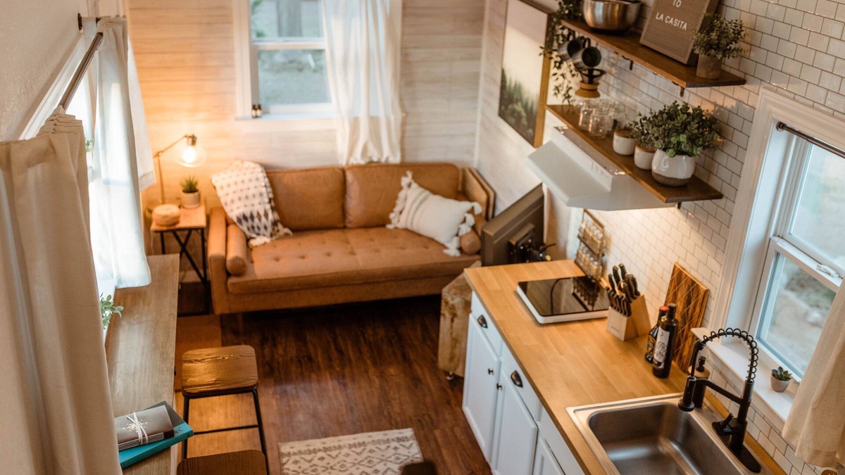 Biggs Field House | Modern Tiny Home with Loft + Pool/Hot Tub
