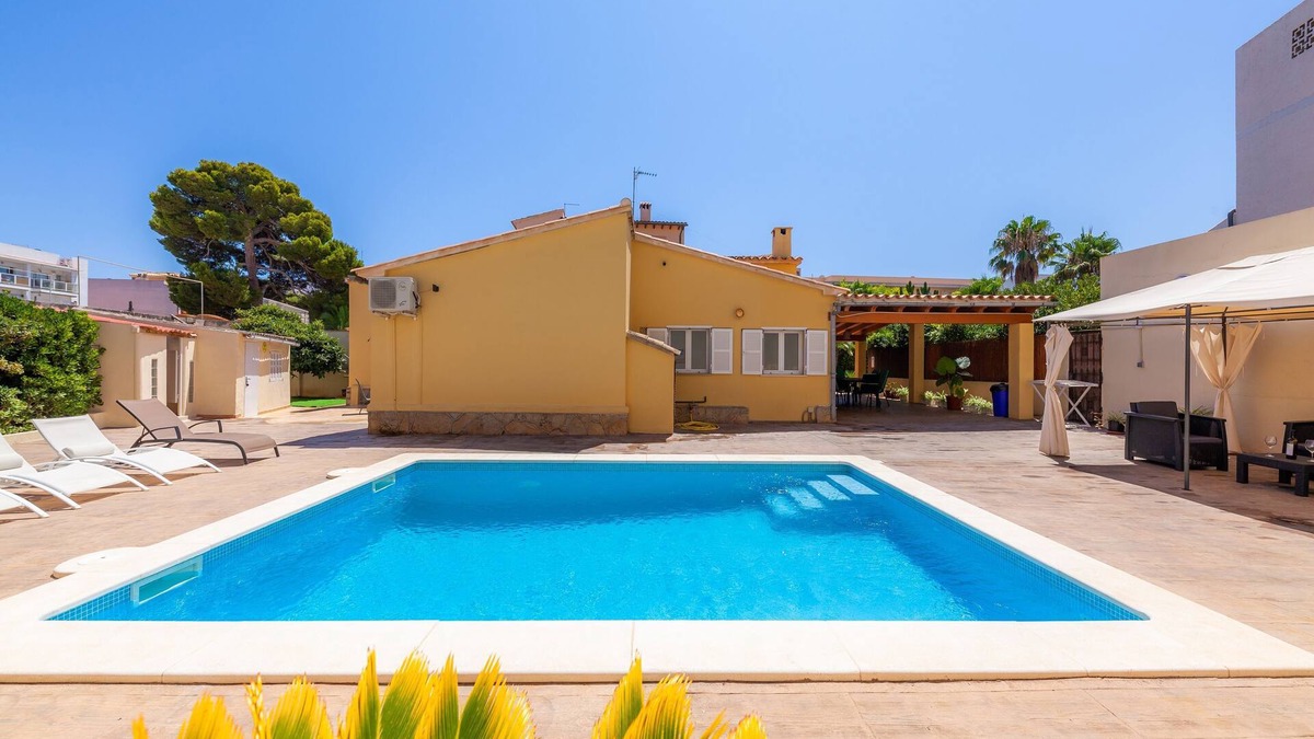 Cala Ratjada Villa | Modern Town Villa "Bona Mar" with Pool