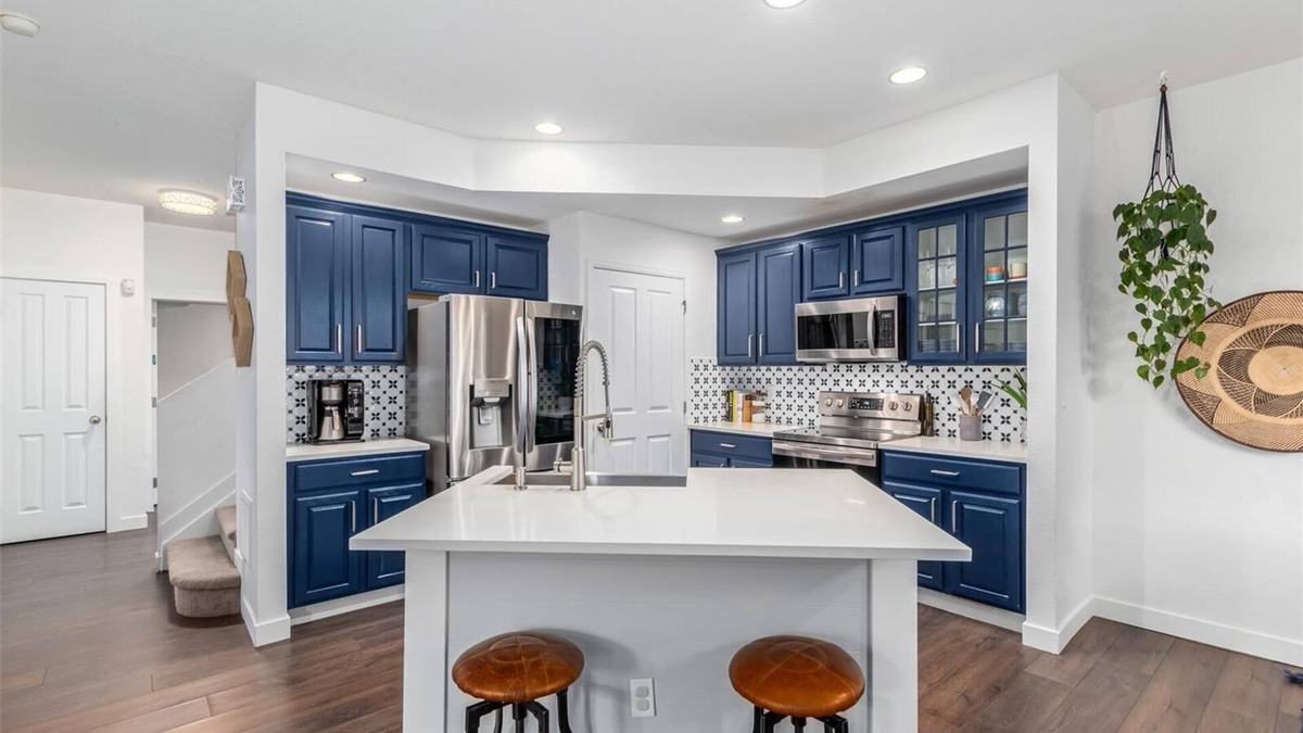 Commerce City House | Modern Townhome Close to Denver Airport