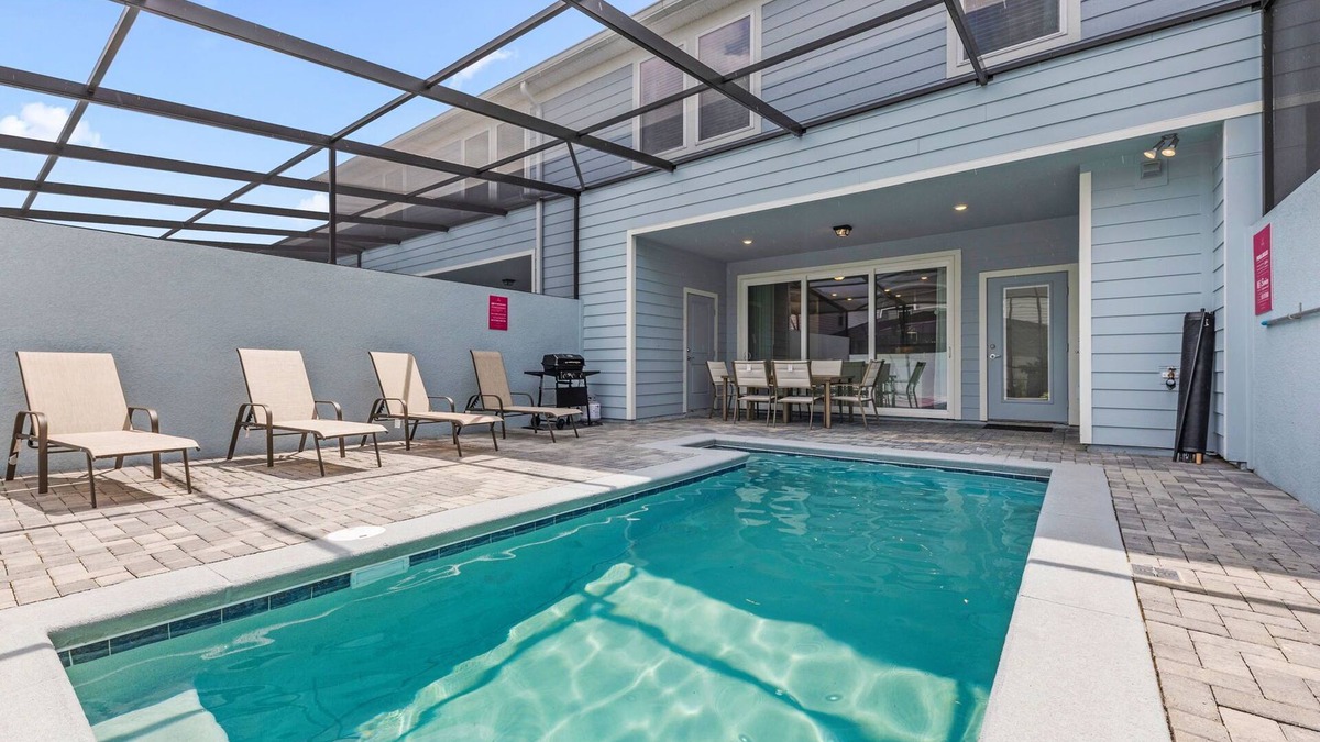 Four Corners House | Modern Townhome Private Pool Near Disney
