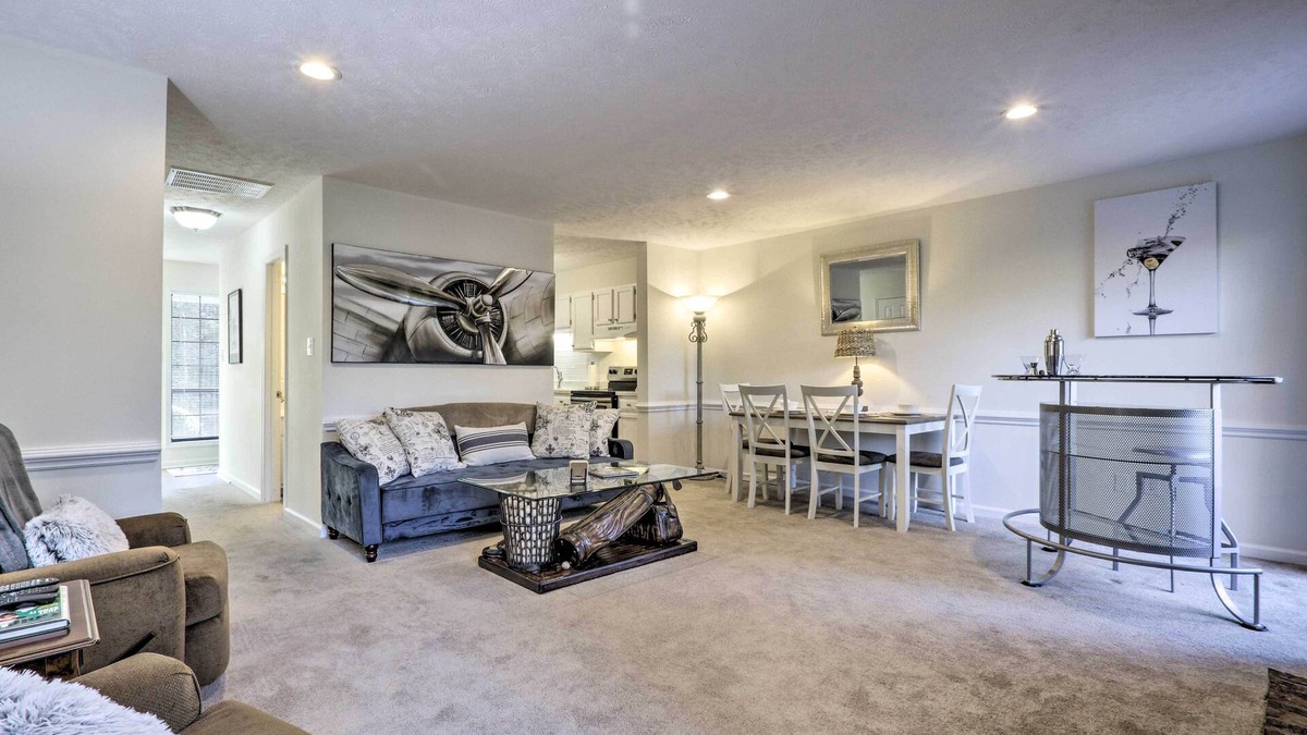 Pinehurst House | Modern Townhome w/Deck & Golf Course Views!