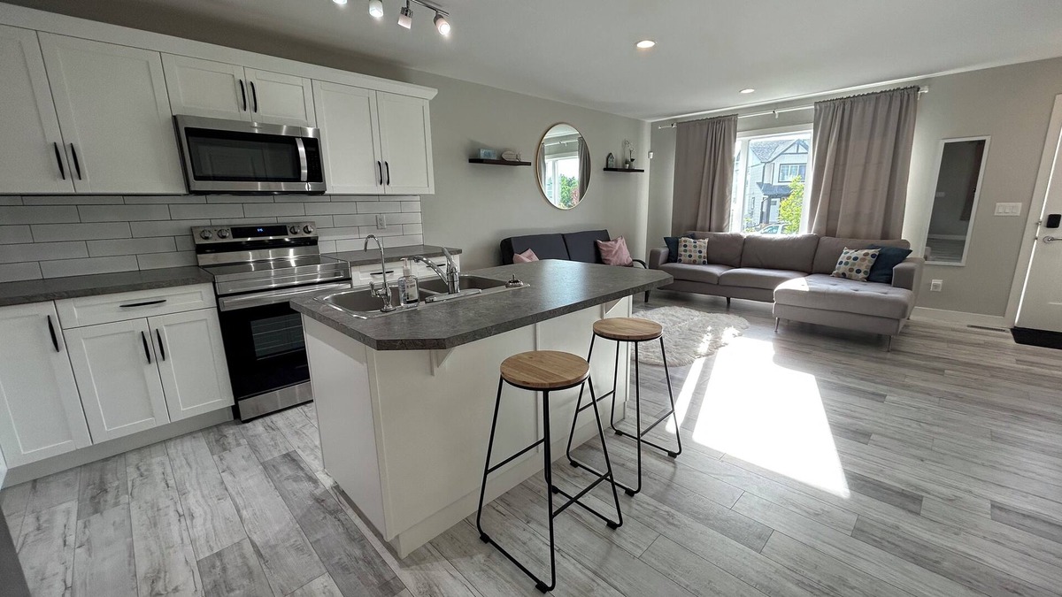 Sylvan Lake House | Modern Townhouse by the Lake