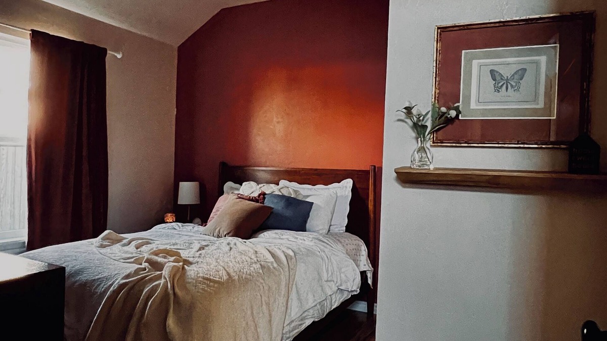 Wheatland House | Modern Tranquility: Spacious 3BR Home, Near Transit & Shopping.