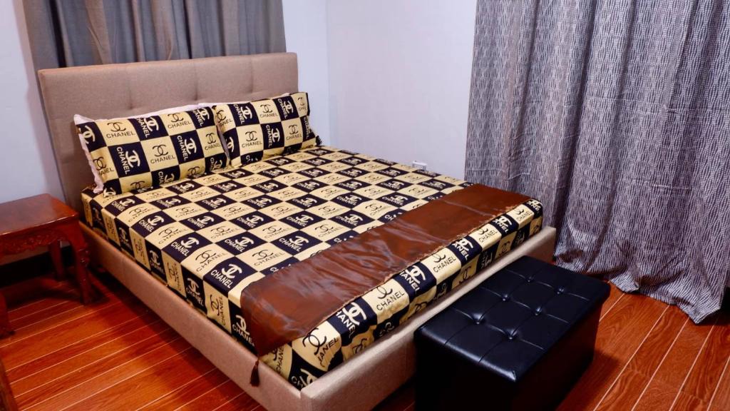 Tanauan City House | Modern Transient room near Tagaytay City