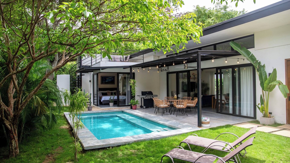 Tamarindo House | Modern Tree House close to beach
