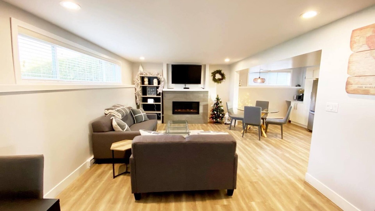 Central Okanagan House | Modern Two-Bedroom Suite