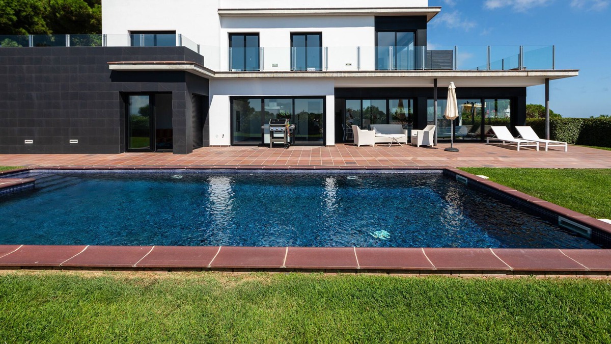 Lloret de Mar Villa | Modern two-storey villa with pool in a quiet area with excellent sea view