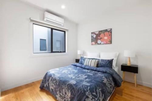 Coburg House | Modern Urban Oasis: Beautiful 2BR Townhouse
