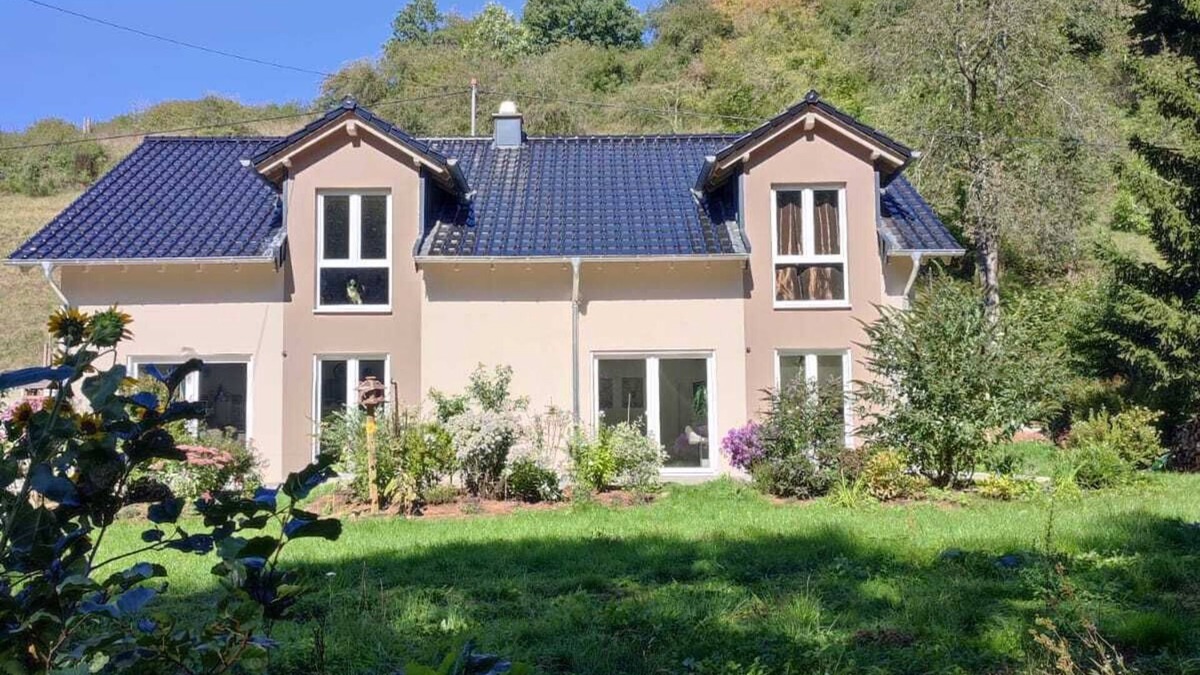Muerlenbach Condo | Modern vacation apartment surrounded by nature