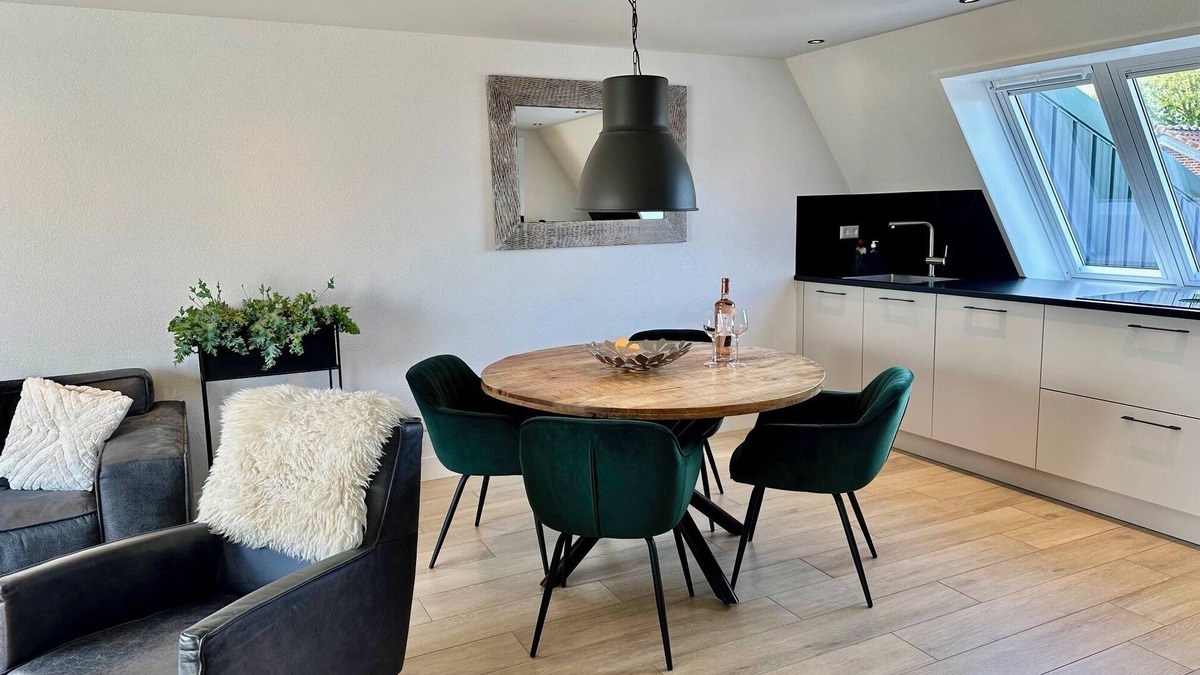 Limmen Apartment | Modern vacation apartment, bright and comfortable