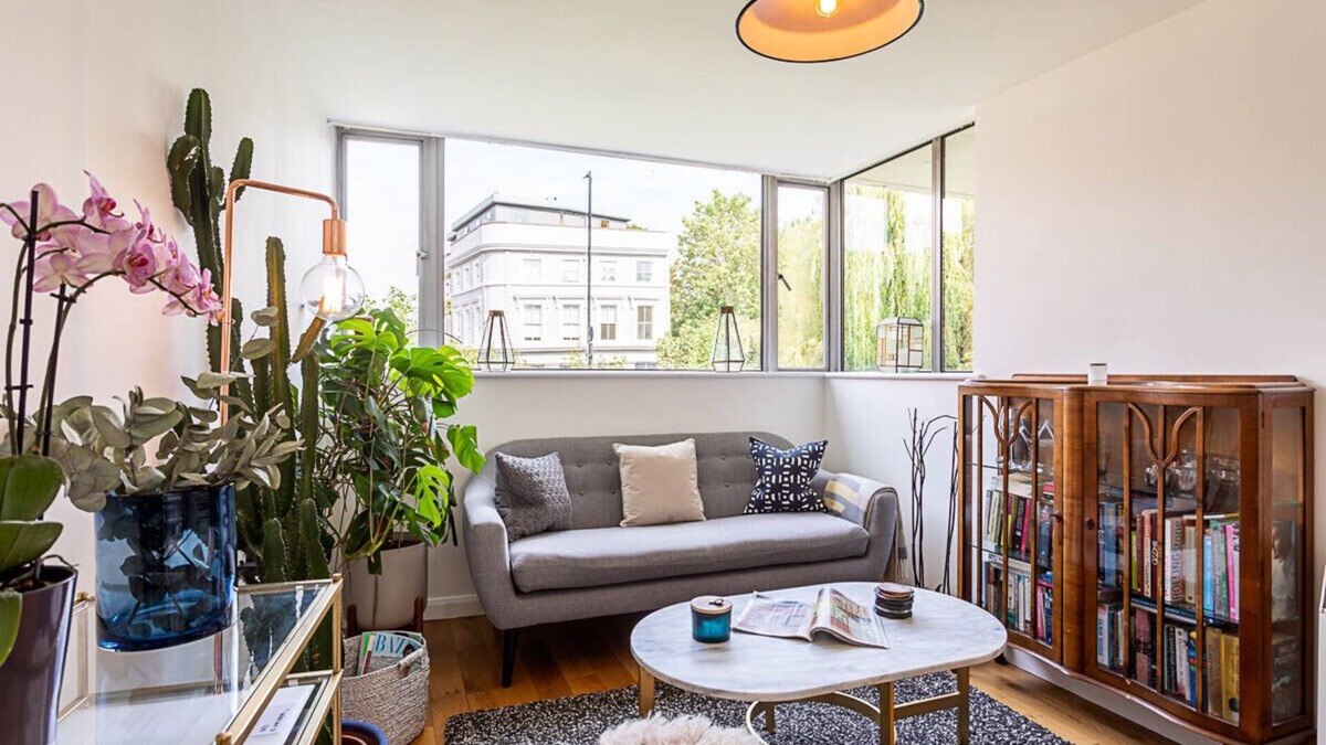 Bow West Apartment | Modern Victoria Park Apartment