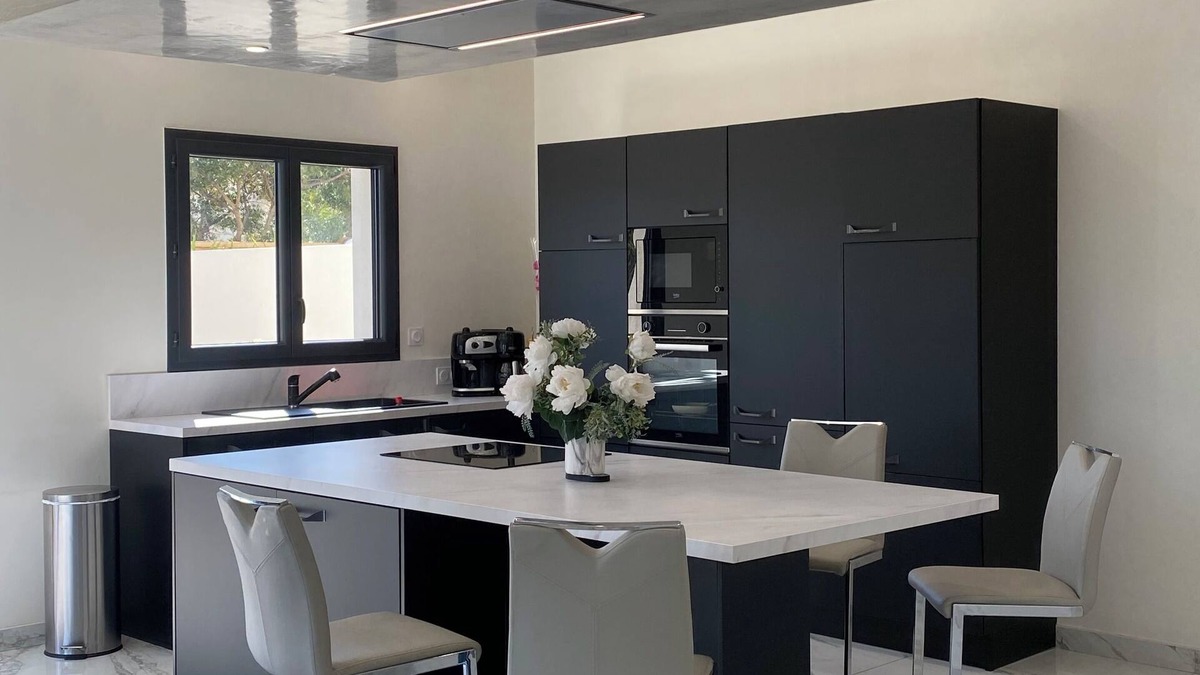 Beziers Villa | Modern villa between the sea and the vineyards