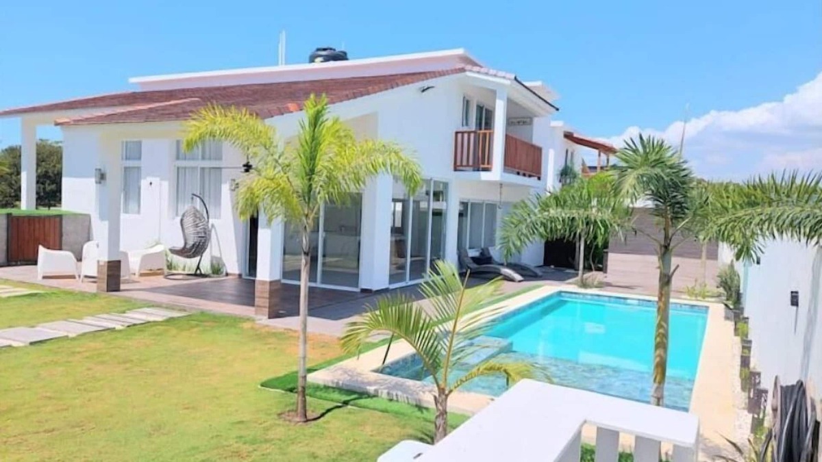 San Cristobal Villa | Modern Villa by the Beach, Private Pool, Wifi, AC, @drvacationsrental
