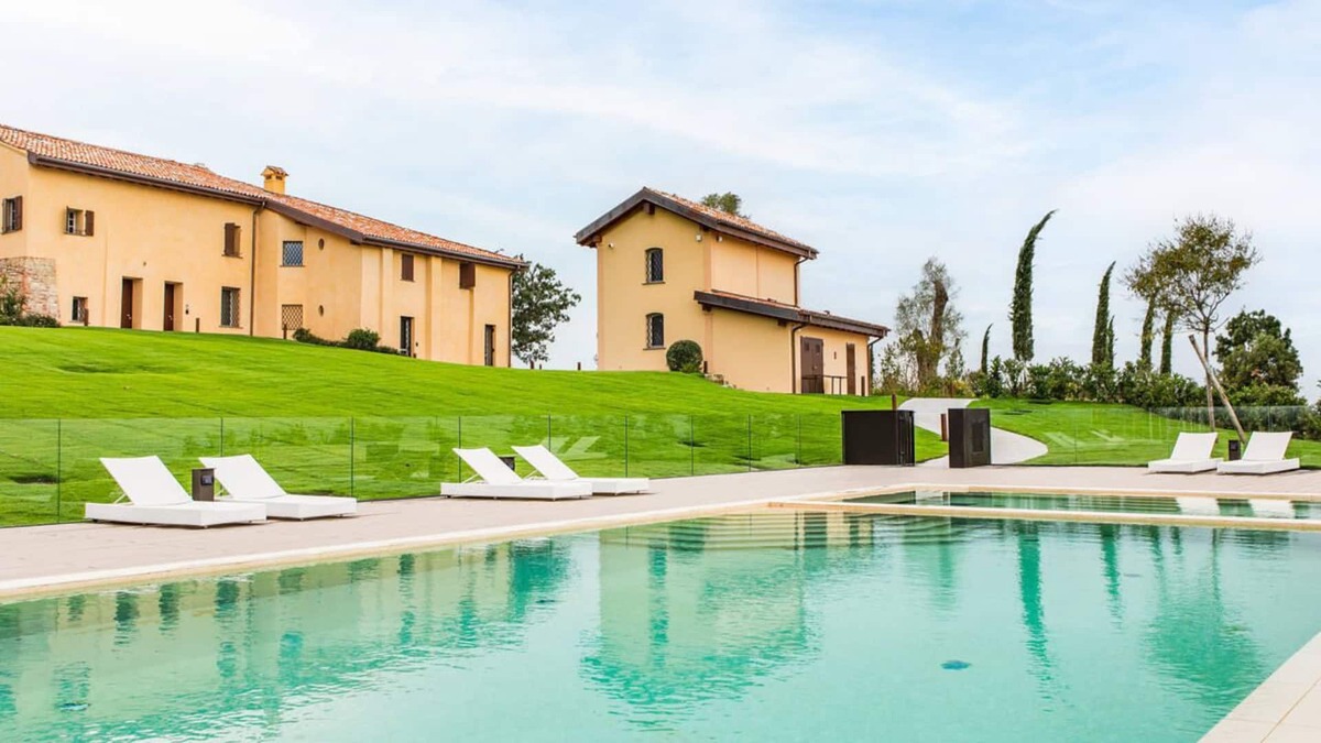 Castel San Pietro Terme Villa | Modern villa near Bologna