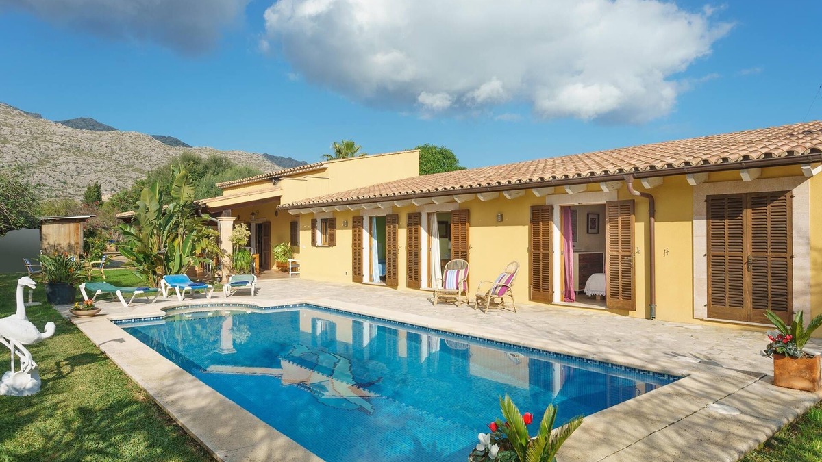 Pollensa Villa | Modern villa with a rustic touch with swimming pool near the town