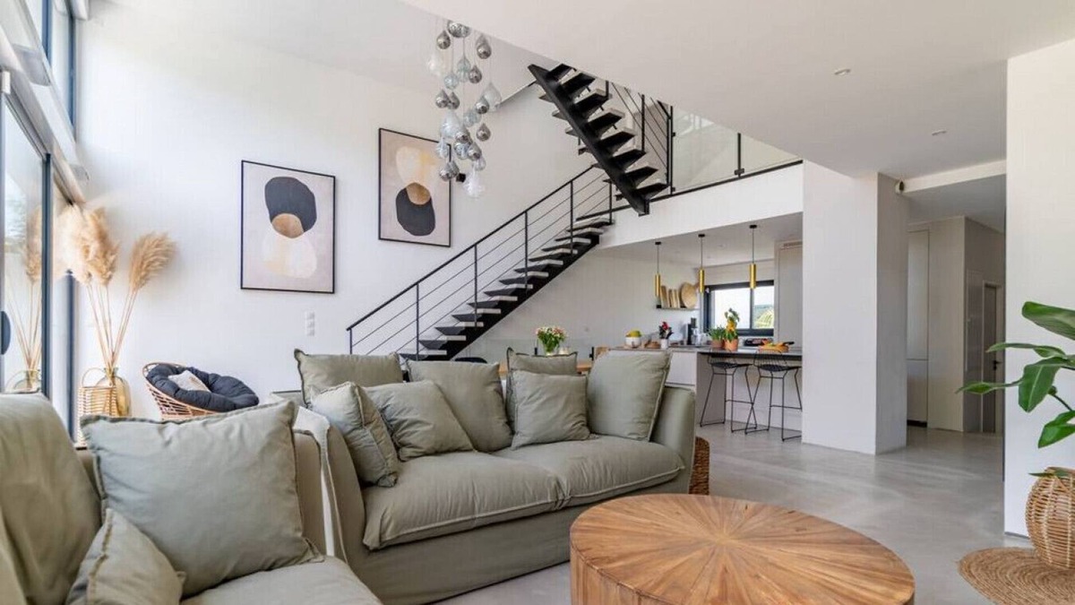 Aiguerelles House | Modern villa with swimming pool, cinema, gym and sauna