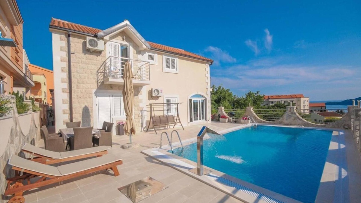 Becici Villa | Modern villa with sea view and pool