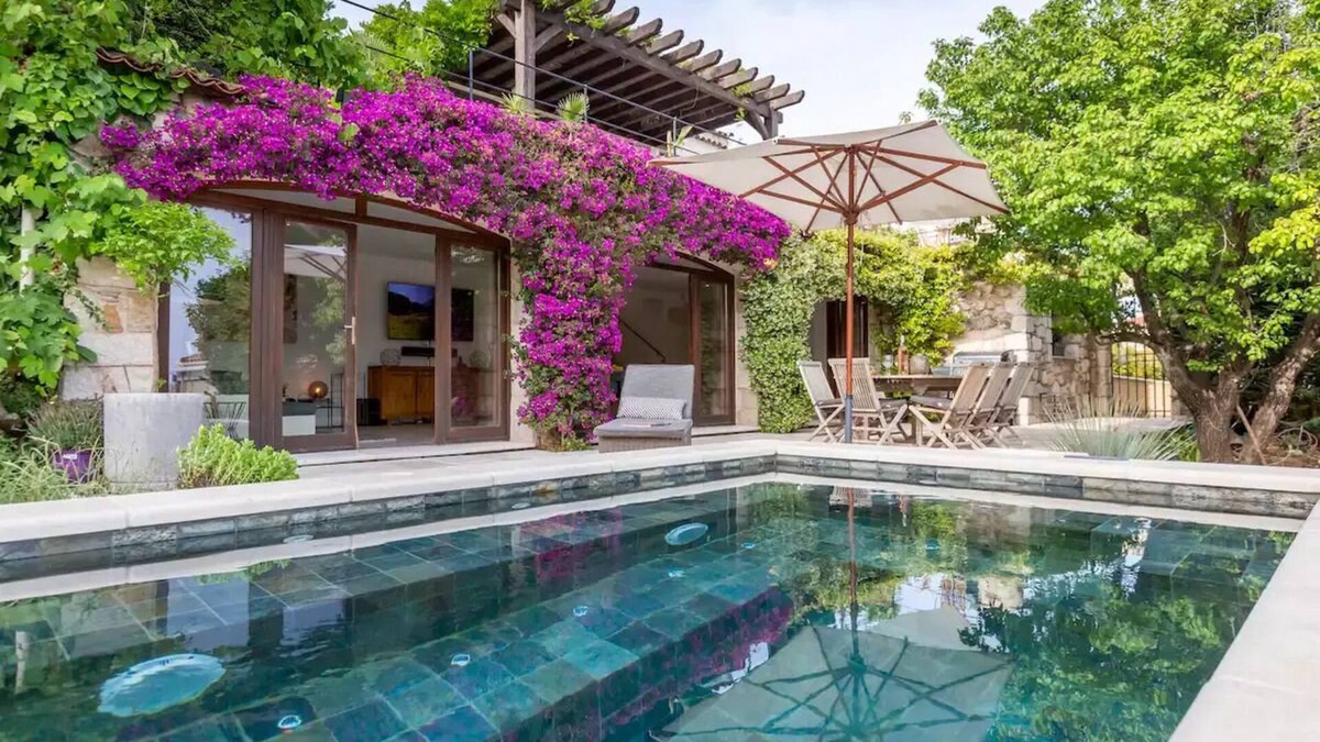 Biot Villa | Modern Villa with Sea Views within Walking Distance to Biot Village