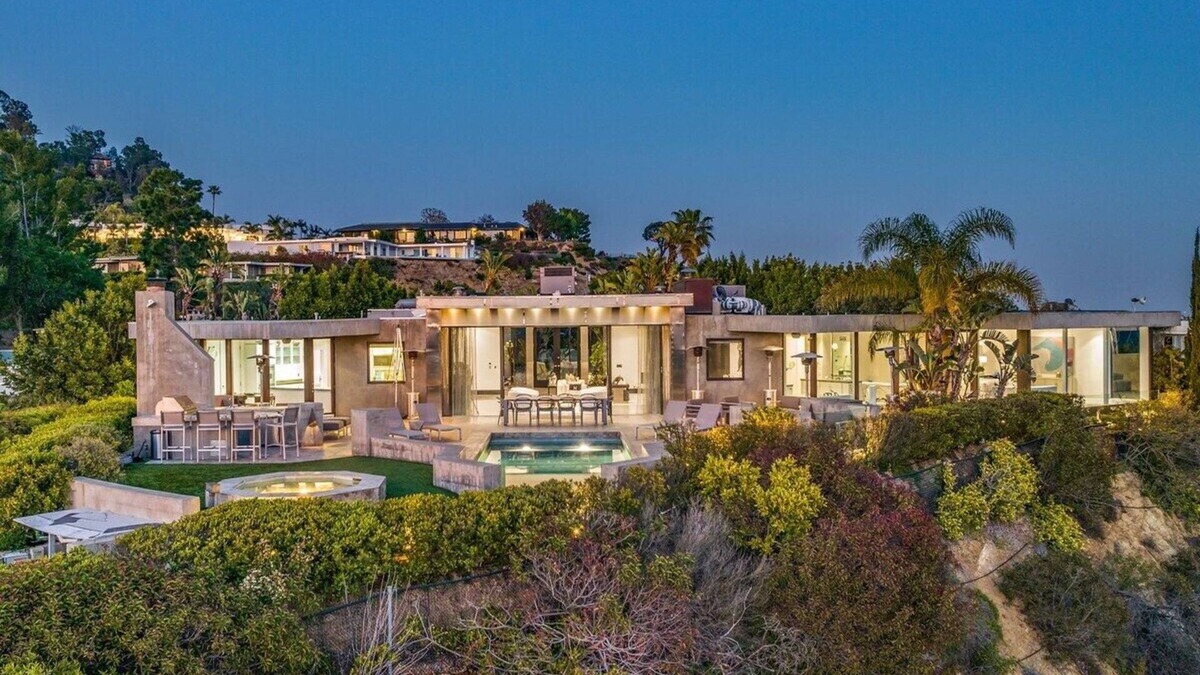 Trousdale Estates House | Modern Villa with Spectacular City & Ocean Views in Trousdale Estates