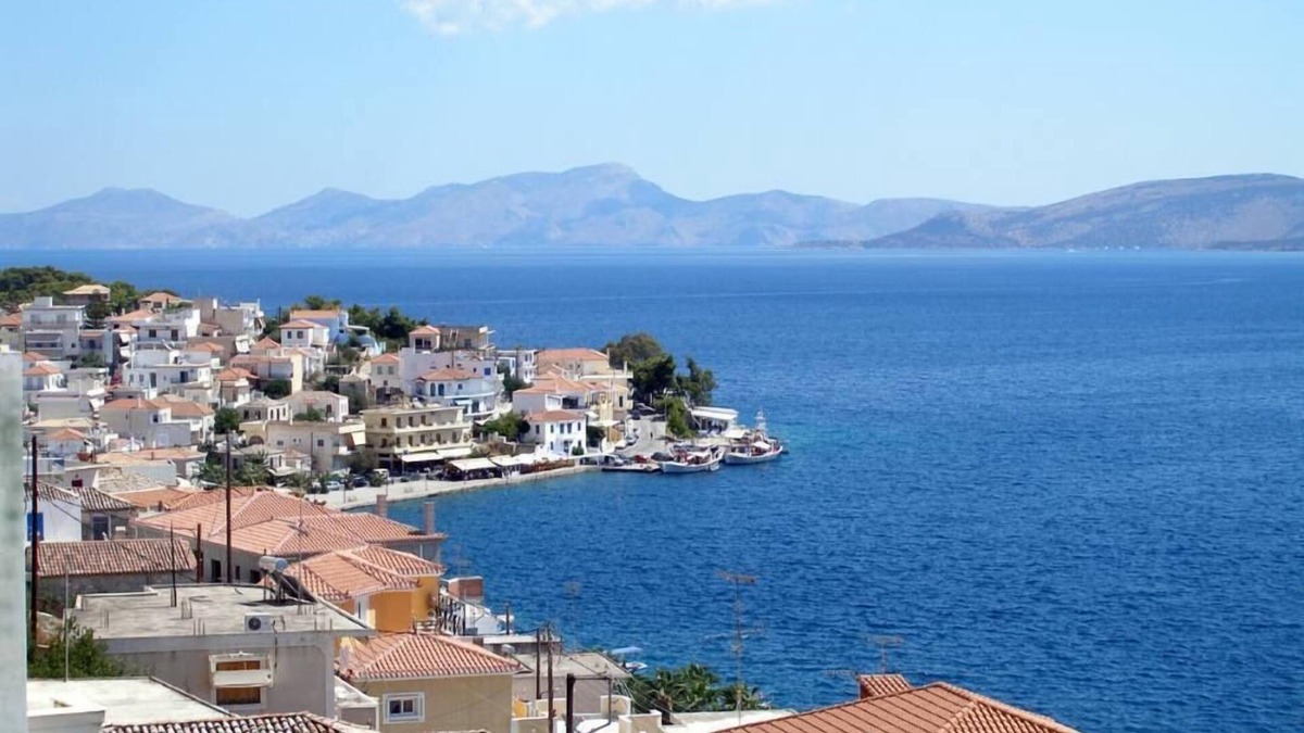 Ermionida House | Modern village house - Beautiful sea views all around - Sandy beaches - v.Good base for visits to archeological sites & picturesque islands (Hydra, Spetses, Poros)