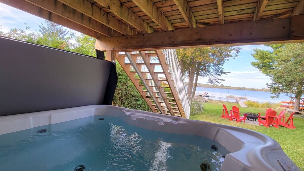 Port McNicoll House | Modern Waterfront Home on Georgian Bay w/Hot Tub!