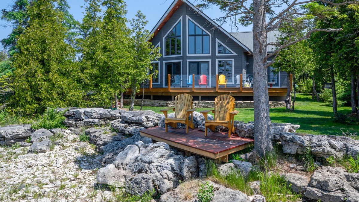 Northern Bruce Peninsula Cabin | Modern Waterfront Log Cabin