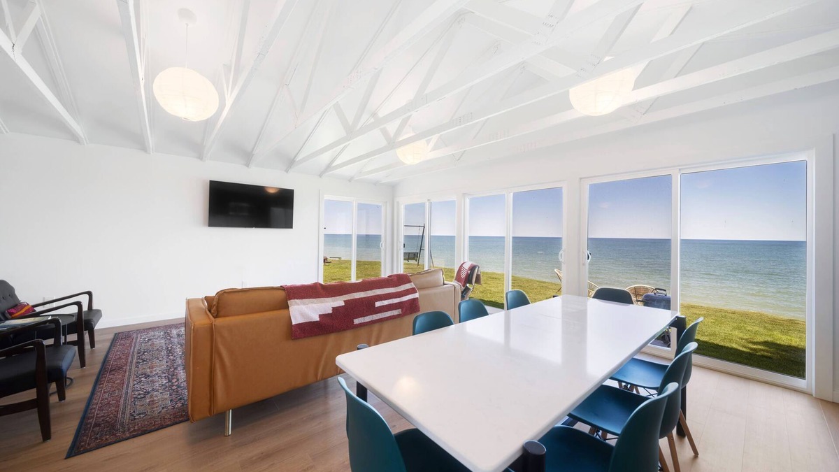 Geneva Cottage | Modern Waterfront Stay - Stunning Lake Views