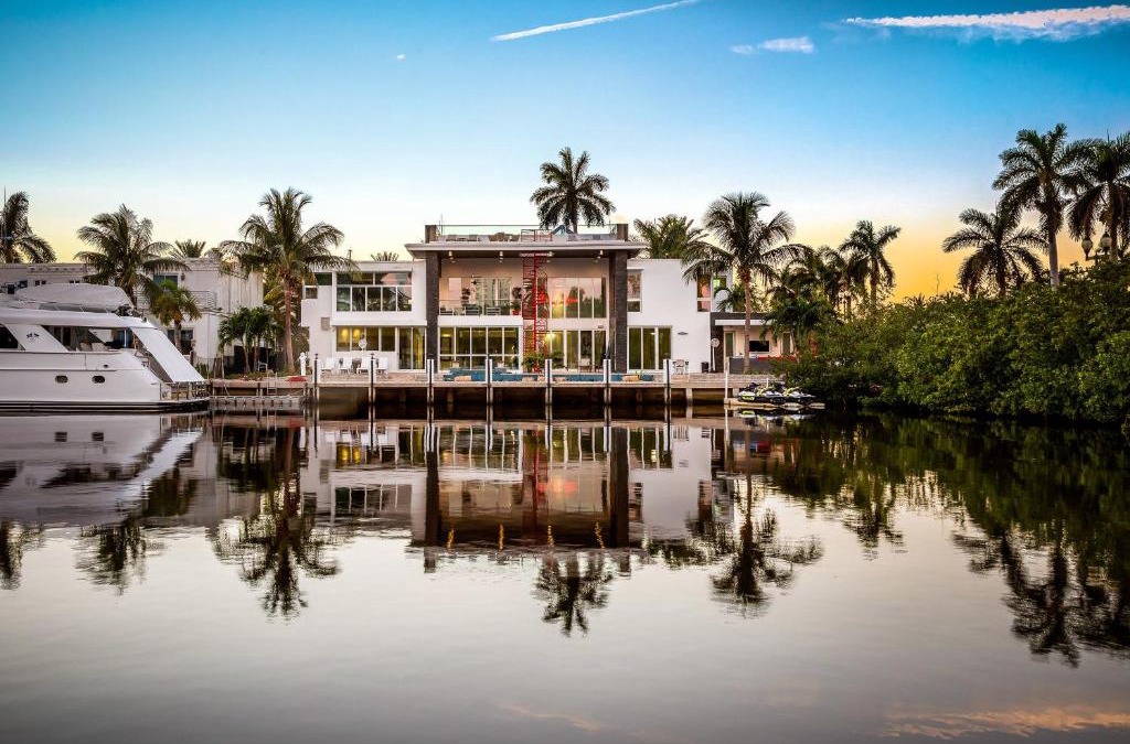 Nurmi Isles House | Modern Waterfront Mansion in the heart of Las Olas minutes from the Beach