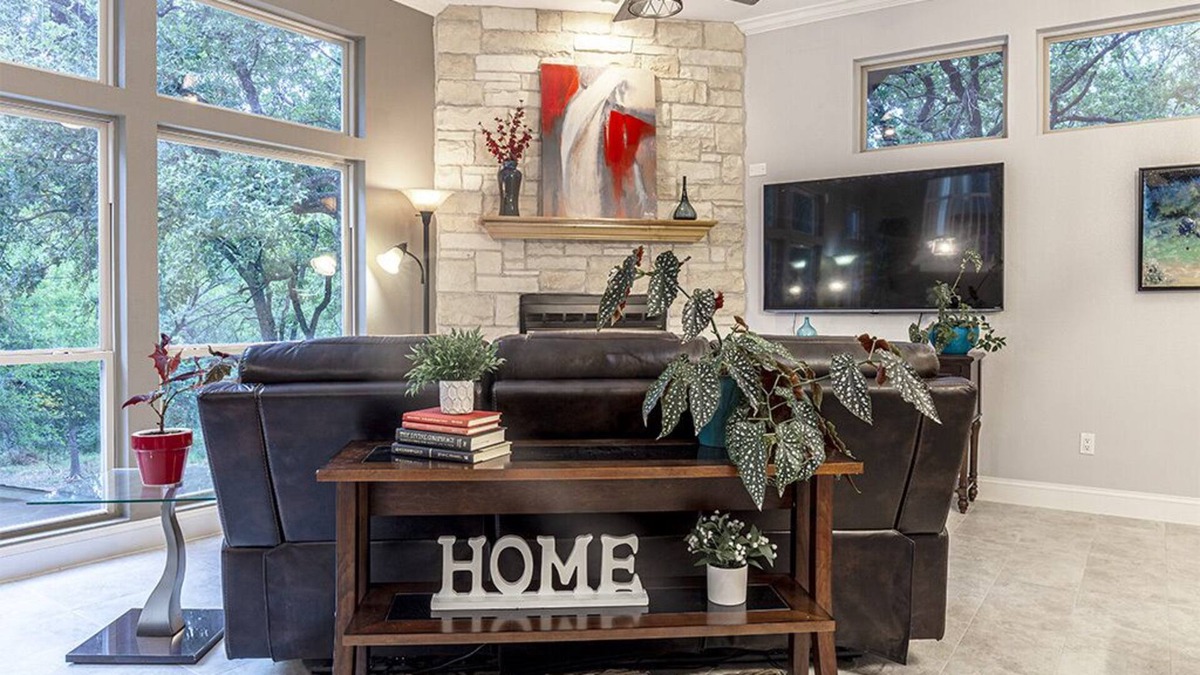 Highland Village House | Modern + Welcoming Lake Side Oasis
