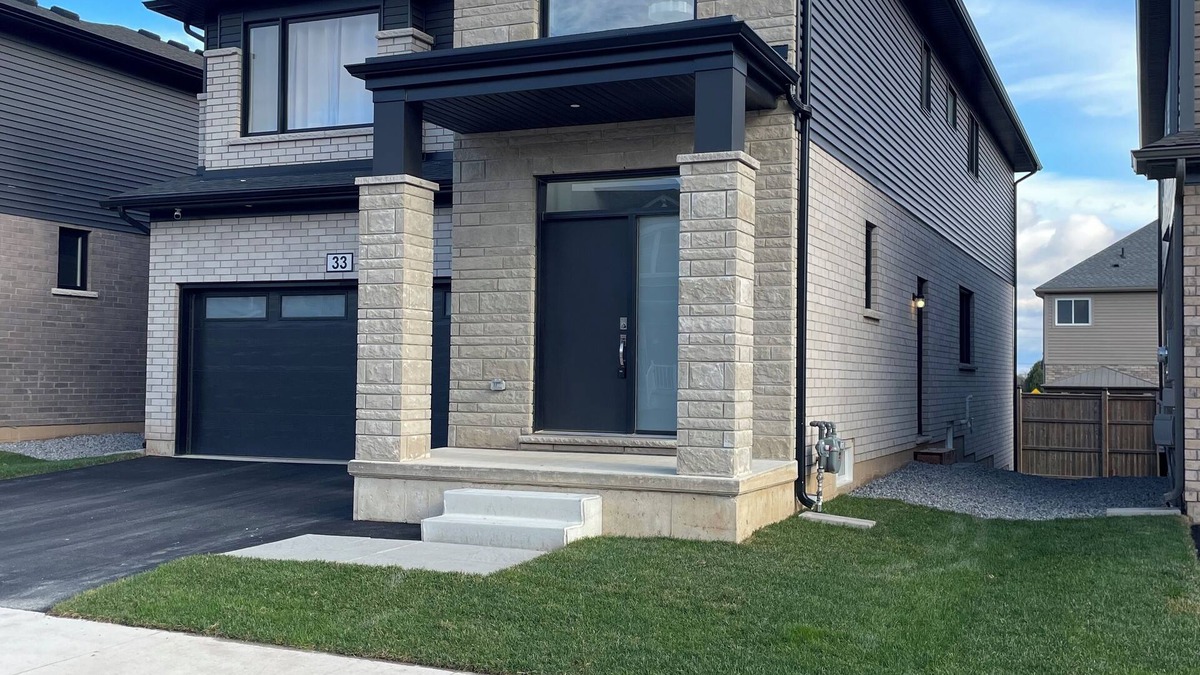 Fonthill Apartment | Modern, well-equipped, and centrally located