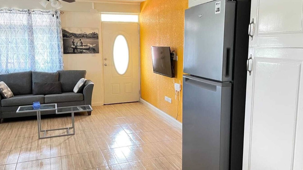 Roseau Apartment | Modern, well-equipped and tastefully furnished fully air-conditioned apartment.