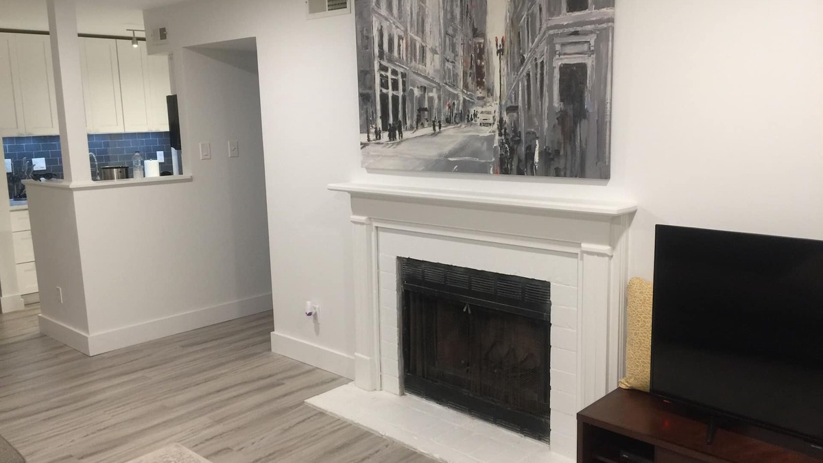 Mobile Condo | Modern West Mobile luxury condominium in great location!