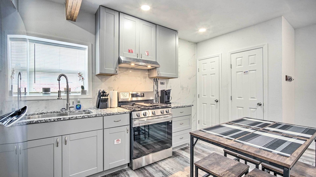 El Paso House | Modern West TX Home in the Heart of El Paso!