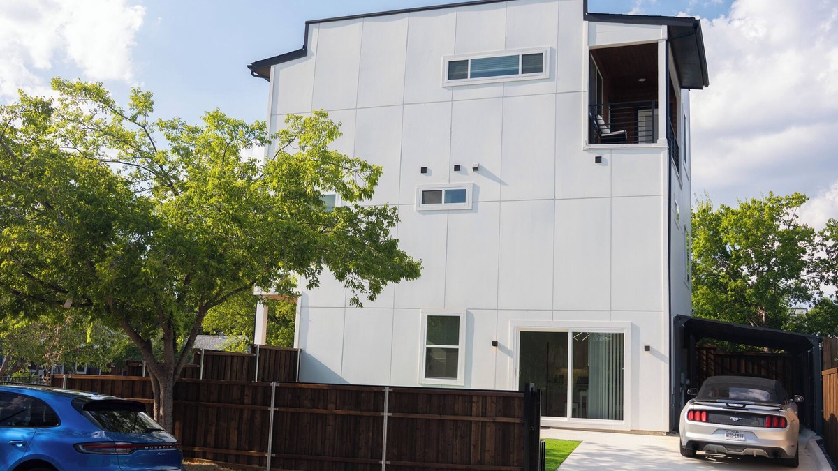 West Dallas House | Modern3BR,3.5BA 5 Beds Near Downtown Dallas