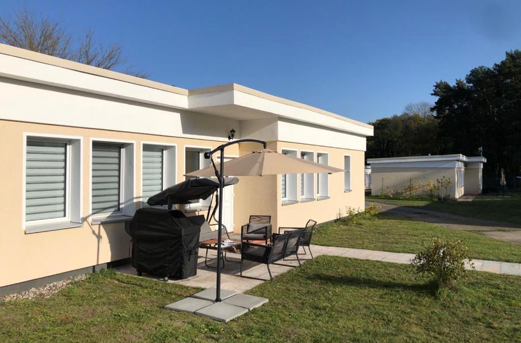 Gotz Apartment | Moderne Ferienwohnungen mit Terrasse, Pool, Wallbox & Spielplatz in den Götzer Bergen - ideal für Ihren Berlin-Besuch und auch für Gruppen bis zu 40 Personen geeignet