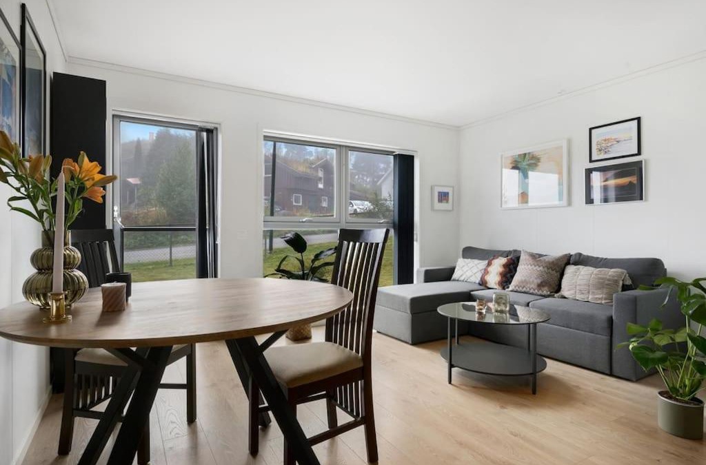 Eidsvoll Apartment | Moderne leilighet - nært flyplass - lader for elbil