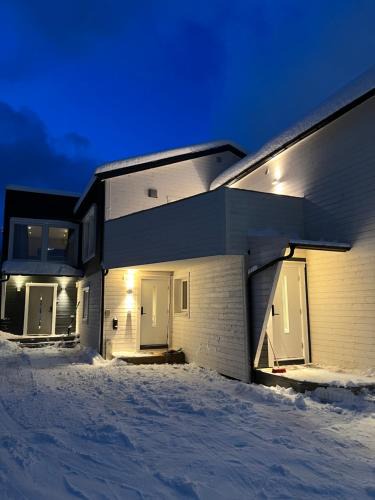 Tromso Apartment | Moderne liten leilighet på toppen av Tromsøyen