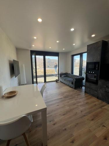 Bad Laasphe Apartment | Moderne Neubau Wohnung mit Terasse