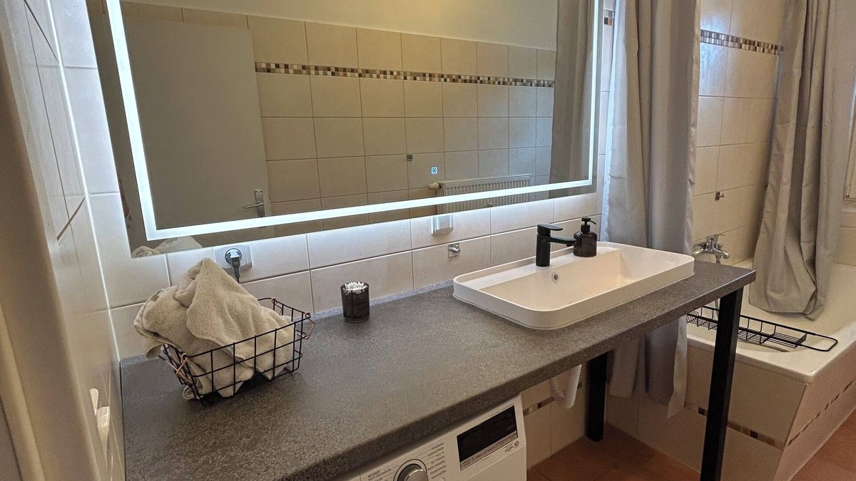 Magdeburg Apartment | Modernes-apartment mit Sky/Parken/Grill Terrasse/2 Schlafzimmer/