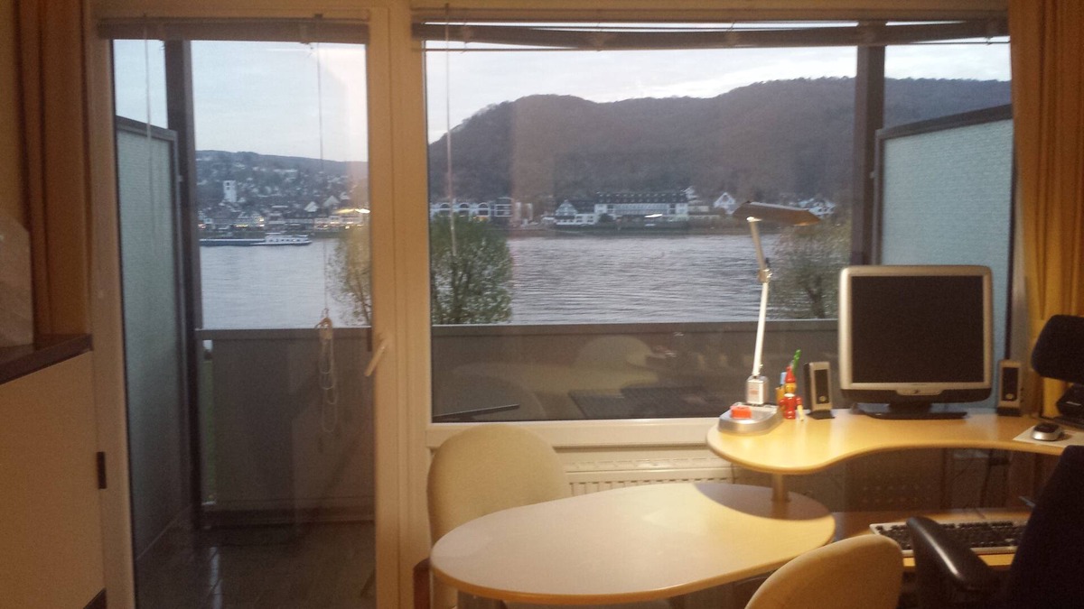 Bad Hoenningen Apartment | Modernized apartment with view of the Rhine in Bad Hönningen