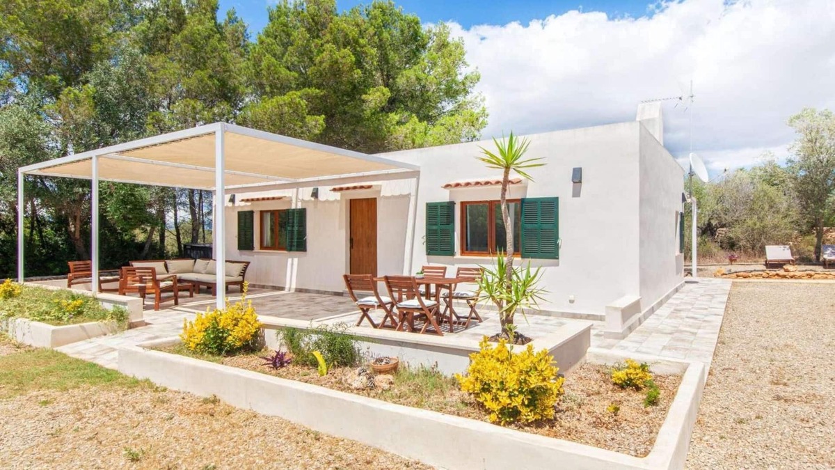 Algaida Villa | Modernized, family-friendly mini finca