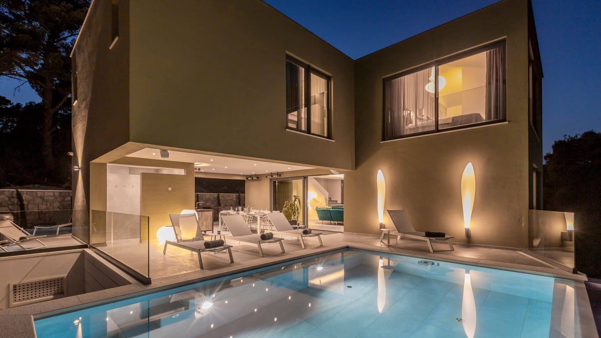 Sumartin Villa | Modernly equipped villa with fitness and spa area