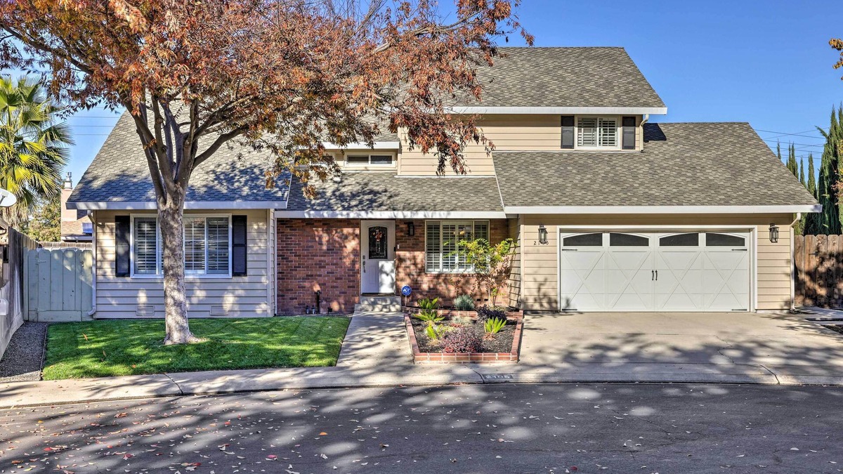 Modesto House | Modesto Home w/Deck - 2 Mi to Vintage Faire Mall